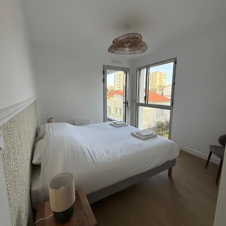 Апартаменти Avec Terrasse - Proche Et Centre Руаян