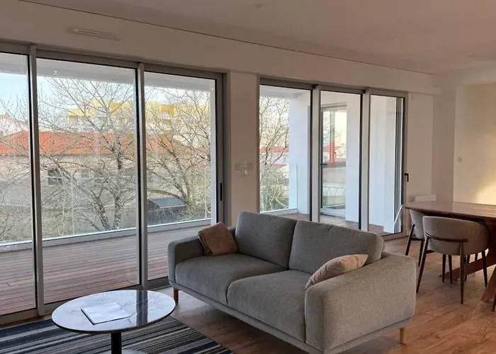 Avec Terrasse - Proche Et Centre