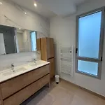 Apartment Avec Terrasse - Proche Et Centre *