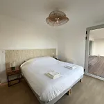 Apartment Avec Terrasse - Proche Et Centre