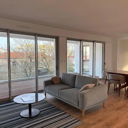 Avec Terrasse - Proche Et Centre