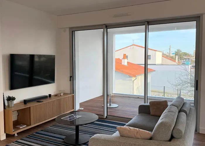 Avec Terrasse - Proche Et Centre 鲁瓦扬