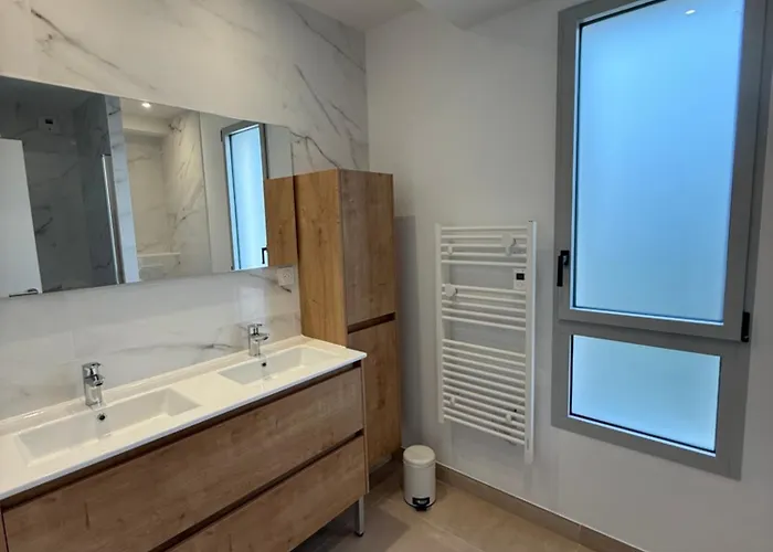 Apartmán Avec Terrasse - Proche Et Centre *