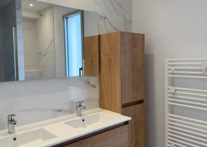 Avec Terrasse - Proche Et Centre *